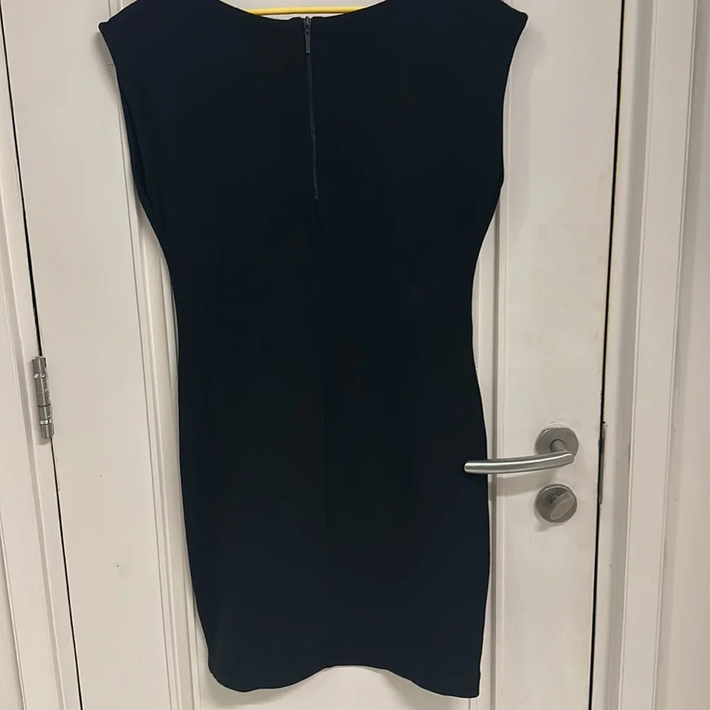 Zara Classic Black sleeveless dress with deep V-neck and zip at the back! NWOT - Picture 6 of 8